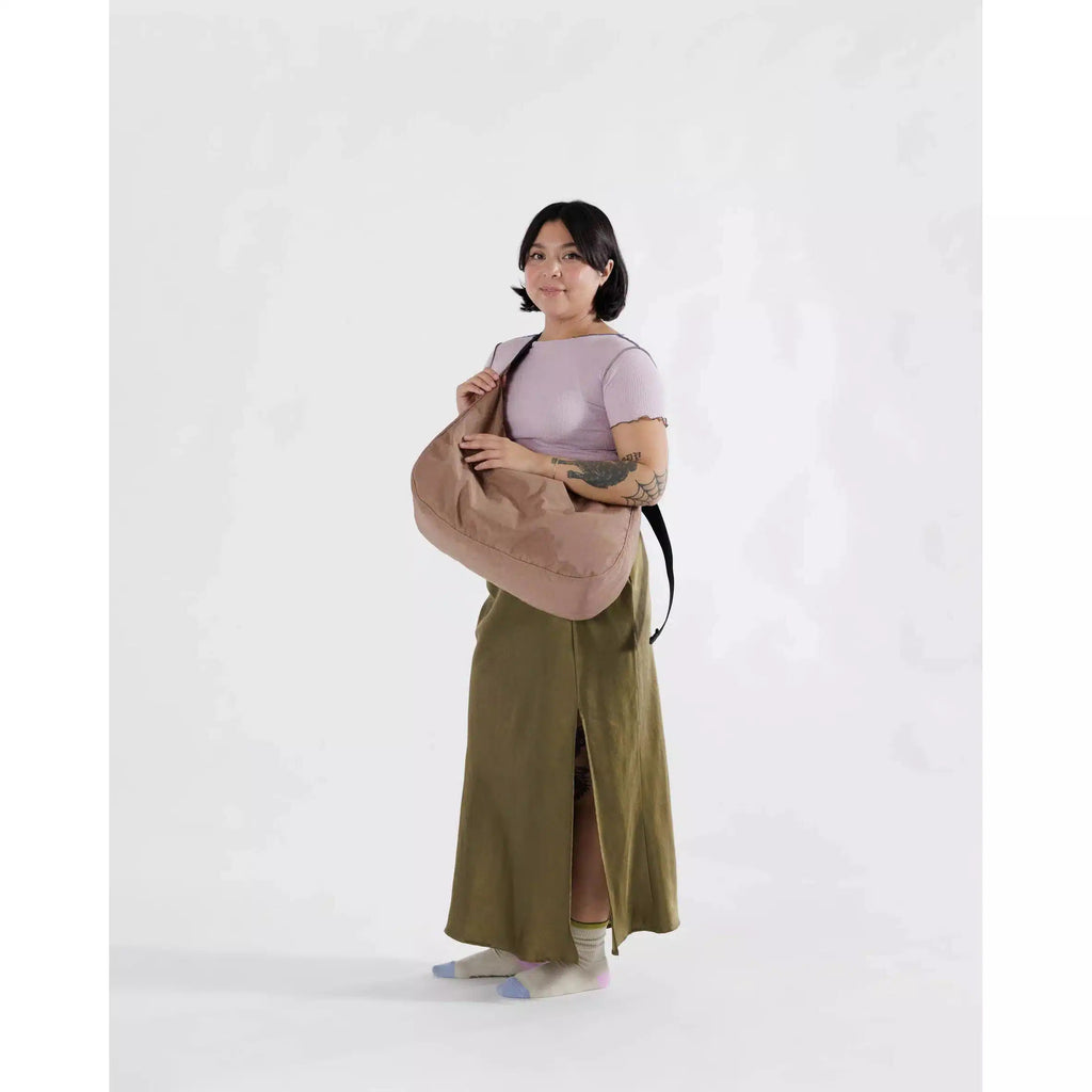 Baggu - Large Nylon Crescent bag - Cocoa | nzweekend