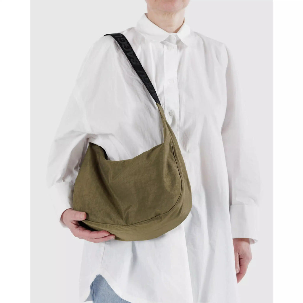 Baggu - Medium Nylon Crescent bag - Seaweed | nzweekend