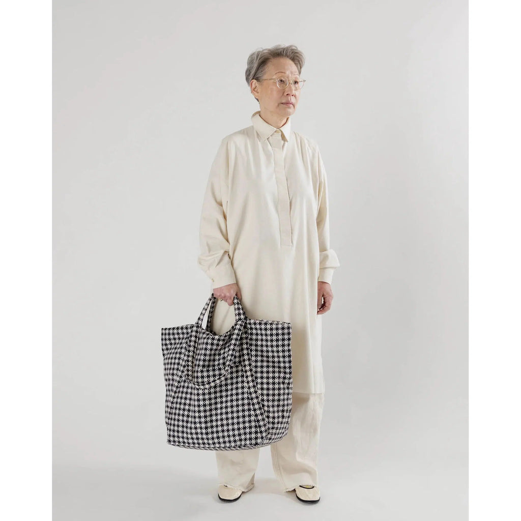 Baggu – Travel Cloud bag - Black & White Pixel Gingham | nzweekend